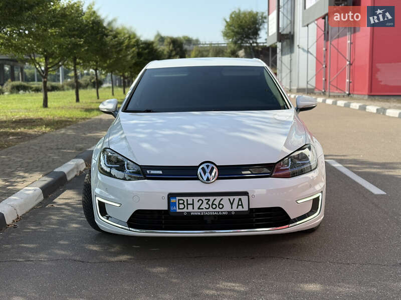 Хэтчбек Volkswagen e-Golf 2014 в Киеве