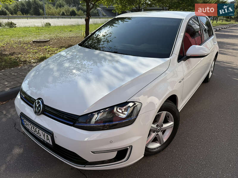 Хэтчбек Volkswagen e-Golf 2014 в Киеве