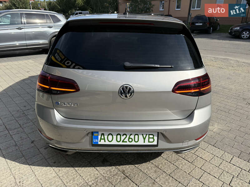Хэтчбек Volkswagen e-Golf 2017 в Мукачево