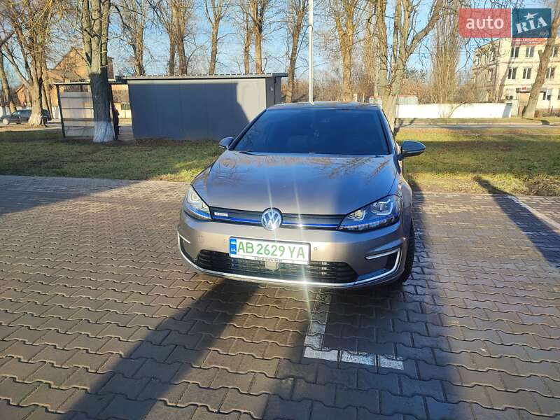 Volkswagen e-Golf 2015