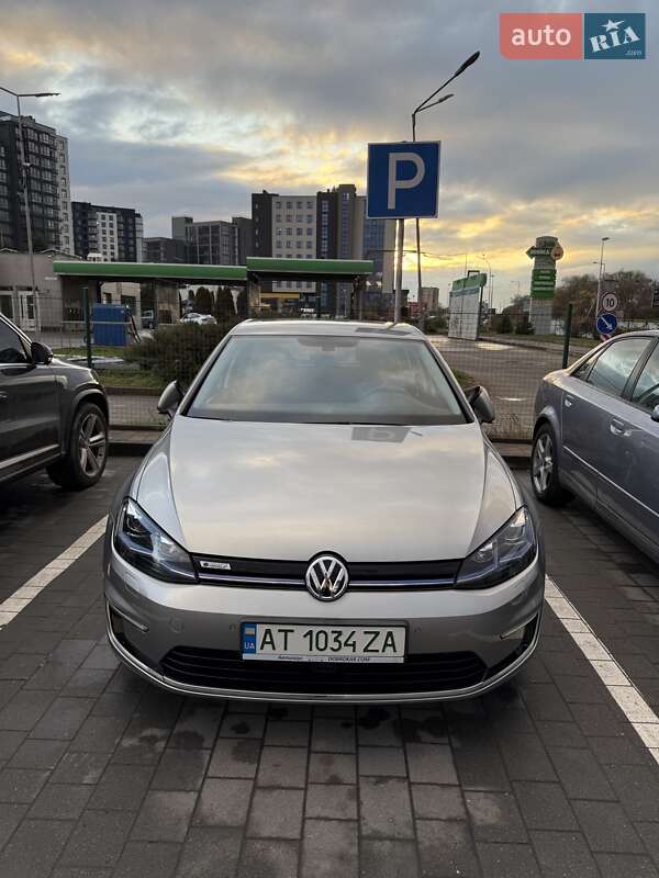 Хэтчбек Volkswagen e-Golf 2017 в Ивано-Франковске