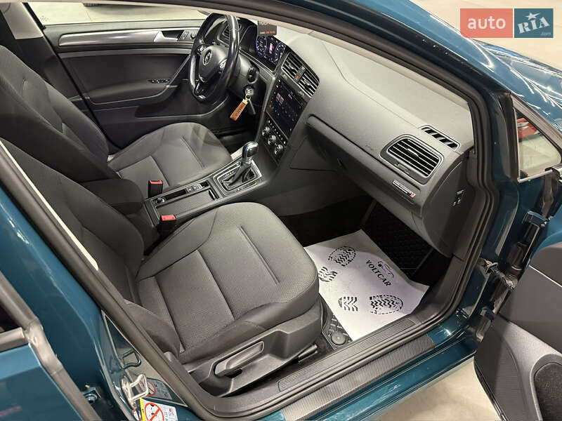 Хэтчбек Volkswagen e-Golf 2018 в Владимире