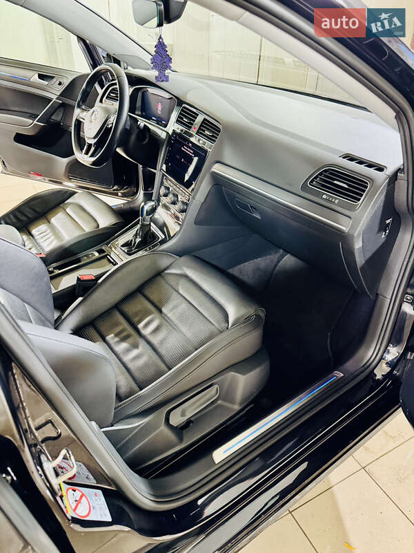 Хетчбек Volkswagen e-Golf 2018 в Львові