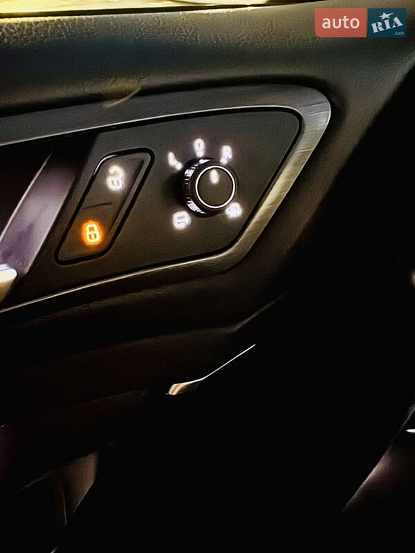 Хетчбек Volkswagen e-Golf 2018 в Львові