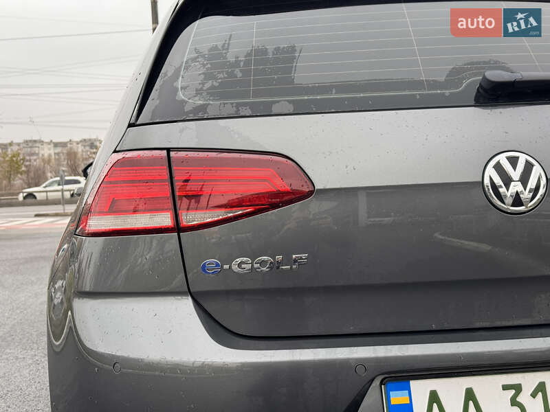 Хэтчбек Volkswagen e-Golf 2017 в Киеве