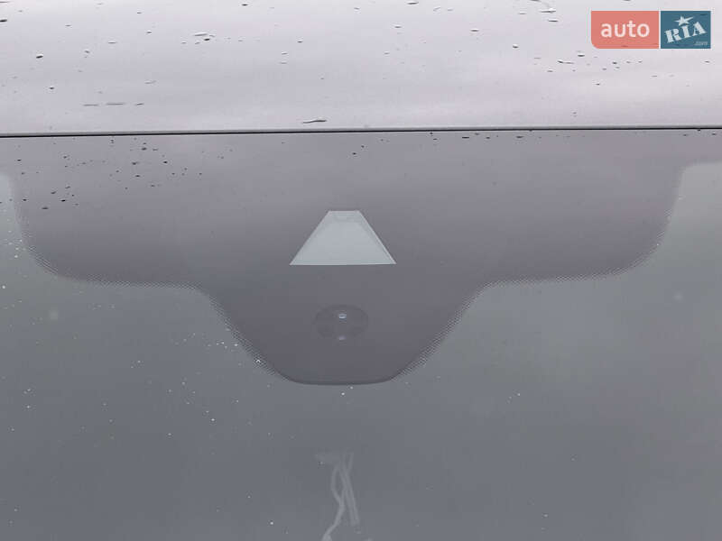 Хэтчбек Volkswagen e-Golf 2017 в Киеве