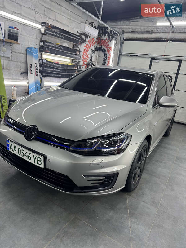 Хэтчбек Volkswagen e-Golf 2019 в Тальном фото 4 Хэтчбек Volkswagen e-Golf 2019 в Тальном
