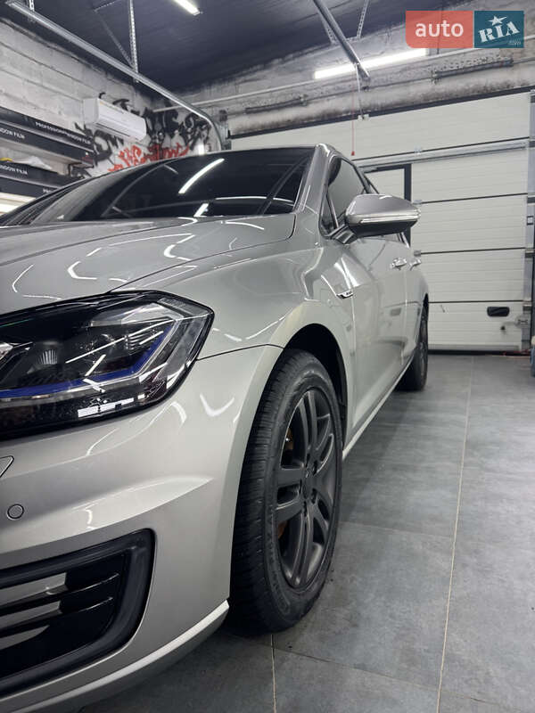 Хэтчбек Volkswagen e-Golf 2019 в Тальном фото 6 Хэтчбек Volkswagen e-Golf 2019 в Тальном