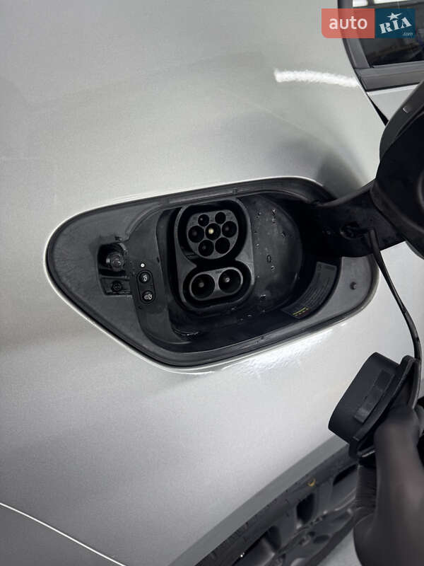 Хэтчбек Volkswagen e-Golf 2019 в Тальном фото 16 Хэтчбек Volkswagen e-Golf 2019 в Тальном