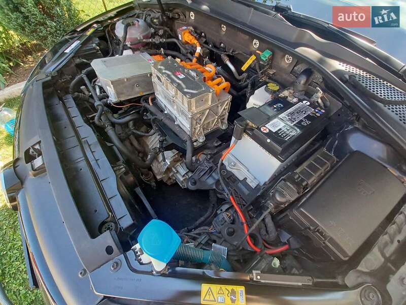 Хэтчбек Volkswagen e-Golf 2018 в Дрогобыче