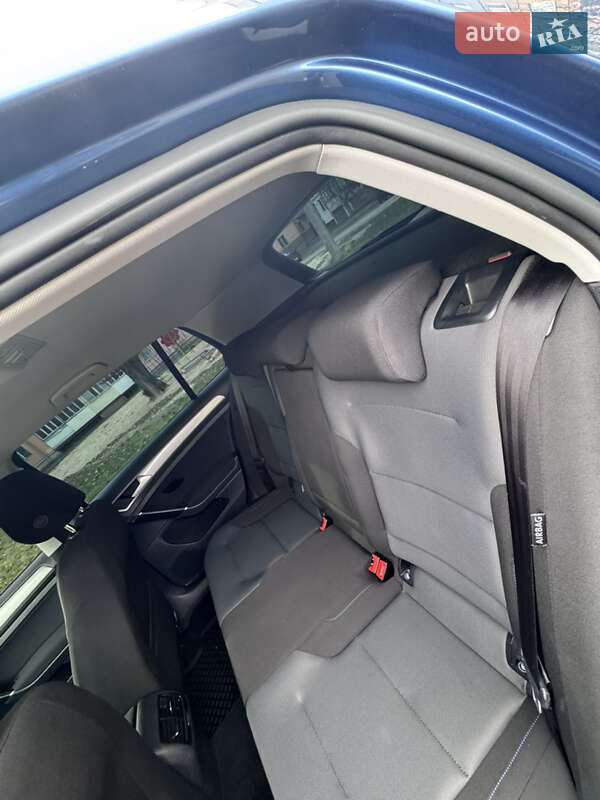 Хетчбек Volkswagen e-Golf 2015 в Кропивницькому