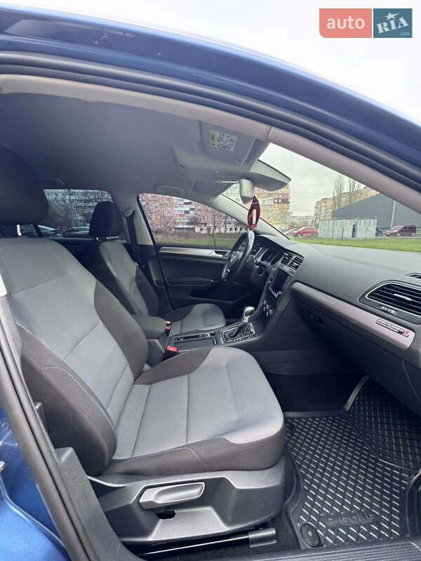 Хетчбек Volkswagen e-Golf 2015 в Кропивницькому