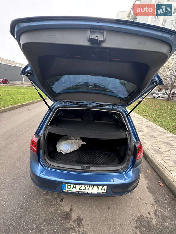 Хетчбек Volkswagen e-Golf 2015 в Кропивницькому