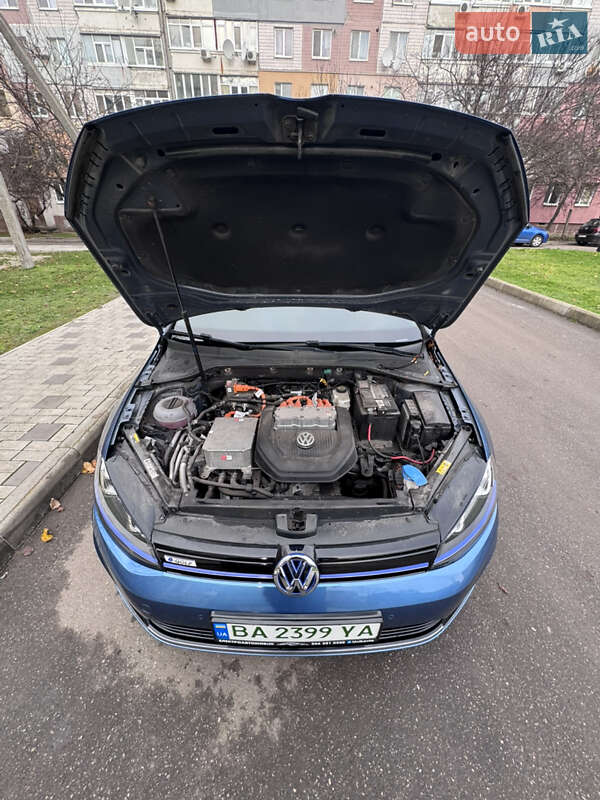 Хетчбек Volkswagen e-Golf 2015 в Кропивницькому
