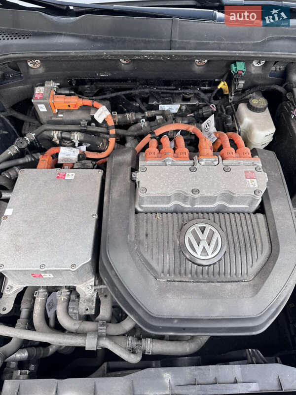 Хетчбек Volkswagen e-Golf 2015 в Кропивницькому