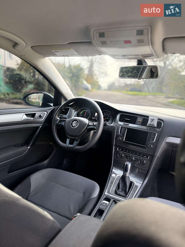Хетчбек Volkswagen e-Golf 2016 в Одесі