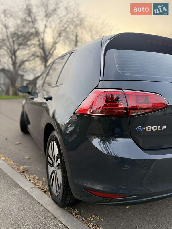 Хетчбек Volkswagen e-Golf 2016 в Одесі