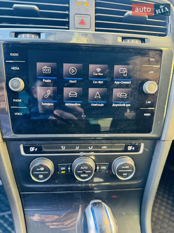 Хетчбек Volkswagen e-Golf 2019 в Іршаві фото 36 Хетчбек Volkswagen e-Golf 2019 в Іршаві