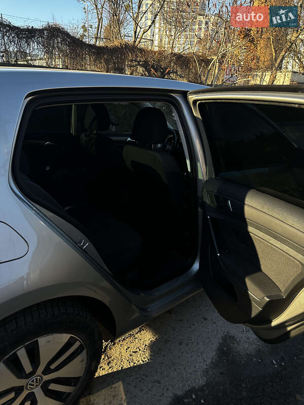 Хетчбек Volkswagen e-Golf 2019 в Львові фото 7 Хетчбек Volkswagen e-Golf 2019 в Львові