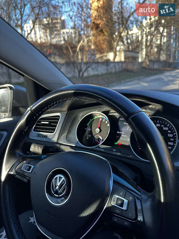Хетчбек Volkswagen e-Golf 2019 в Львові фото 13 Хетчбек Volkswagen e-Golf 2019 в Львові