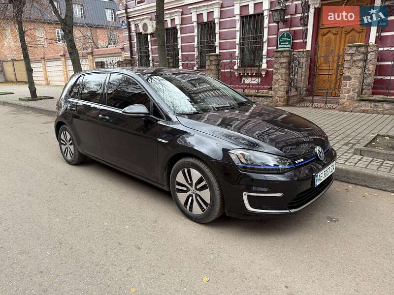 Volkswagen e-Golf 2016