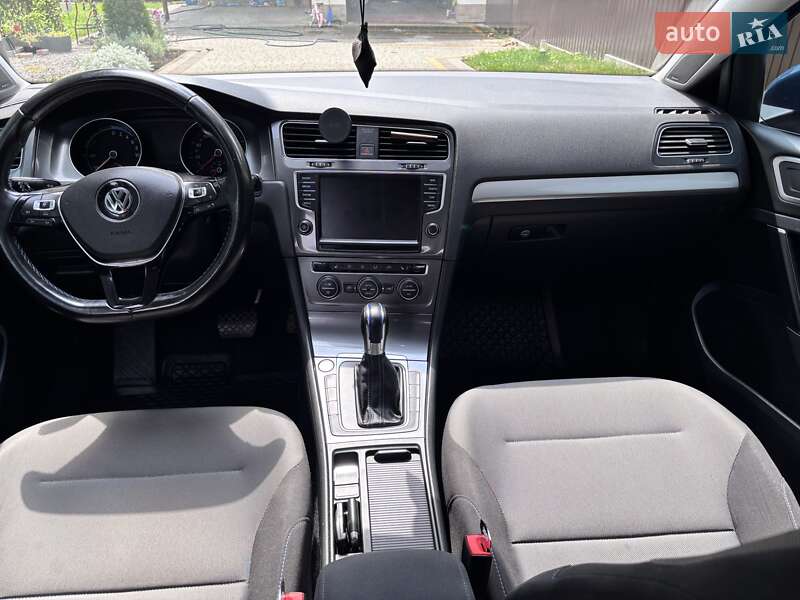 Хэтчбек Volkswagen e-Golf 2016 в Тернополе