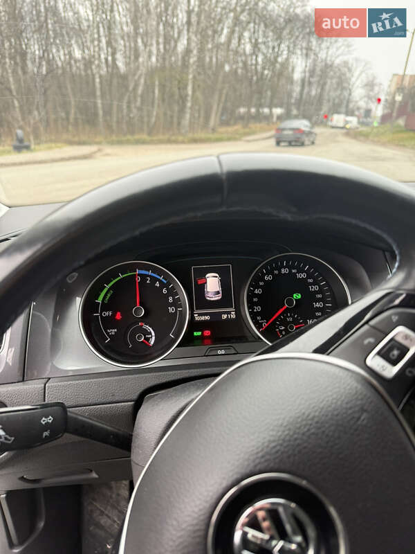 Хетчбек Volkswagen e-Golf 2014 в Тернополі фото 22 Хетчбек Volkswagen e-Golf 2014 в Тернополі