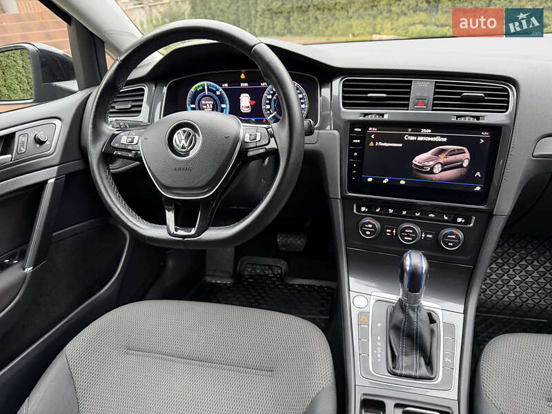 Хэтчбек Volkswagen e-Golf 2018 в Ровно