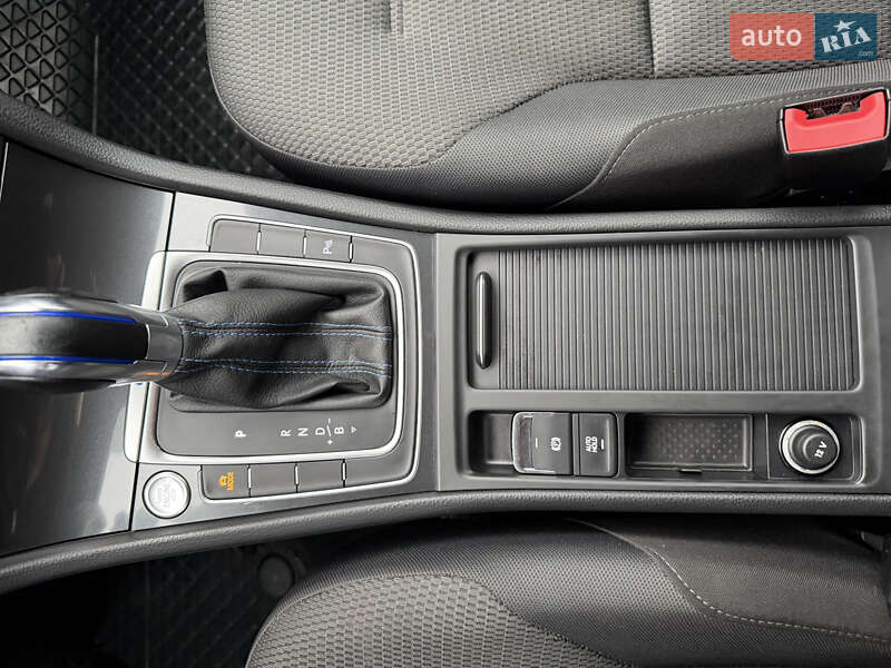 Хэтчбек Volkswagen e-Golf 2018 в Ровно