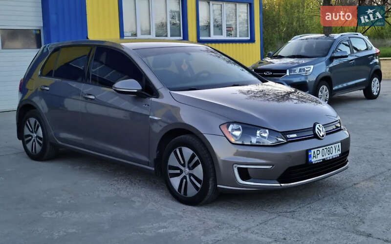 Volkswagen e-Golf 2015