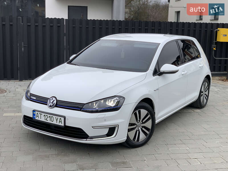 Хэтчбек Volkswagen e-Golf 2015 в Ивано-Франковске