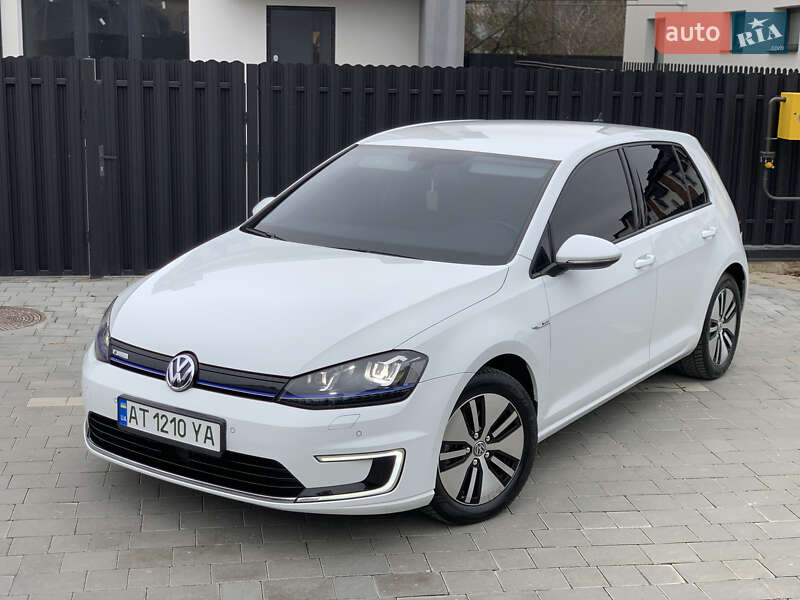 Хэтчбек Volkswagen e-Golf 2015 в Ивано-Франковске