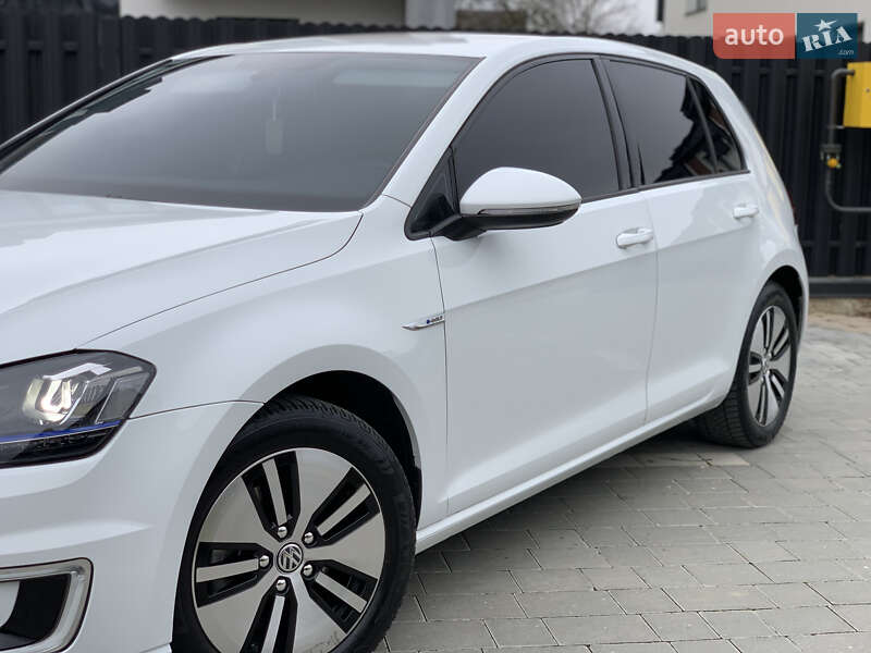 Хэтчбек Volkswagen e-Golf 2015 в Ивано-Франковске