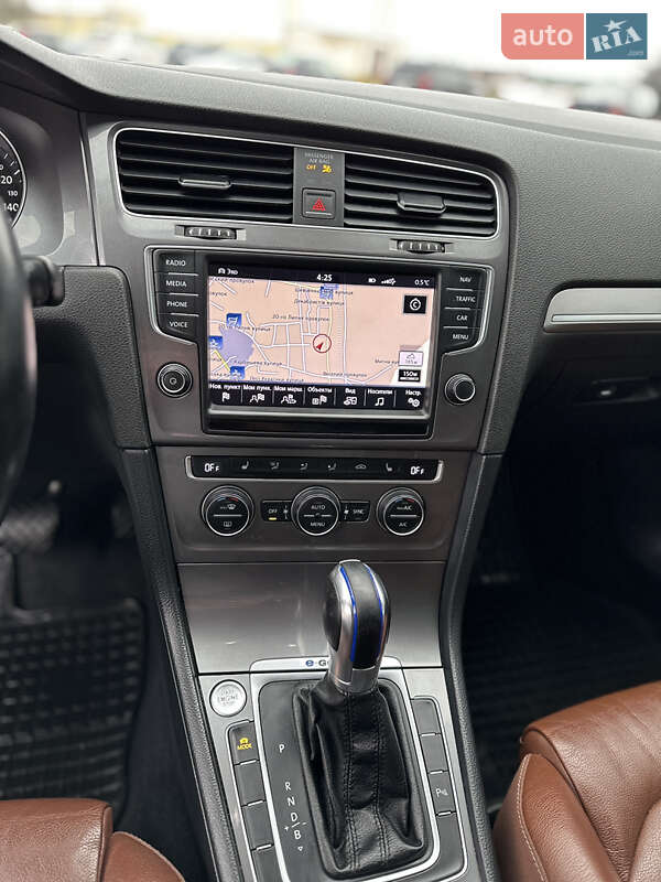 Хэтчбек Volkswagen e-Golf 2014 в Владимире