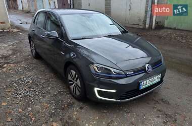Хетчбек Volkswagen e-Golf 2014 в Києві