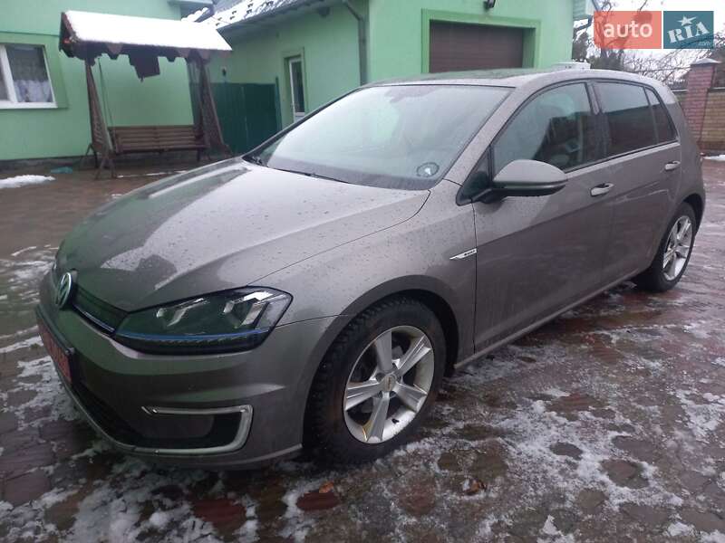 Volkswagen e-Golf 2015