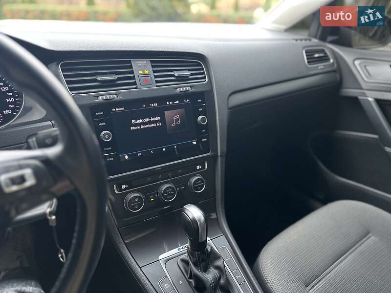 Хэтчбек Volkswagen e-Golf 2020 в Днепре