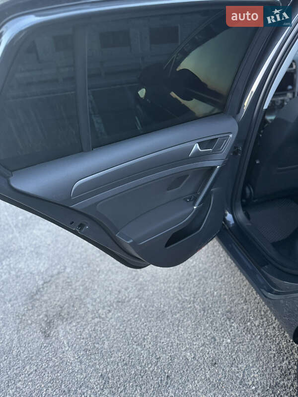 Хэтчбек Volkswagen e-Golf 2020 в Днепре