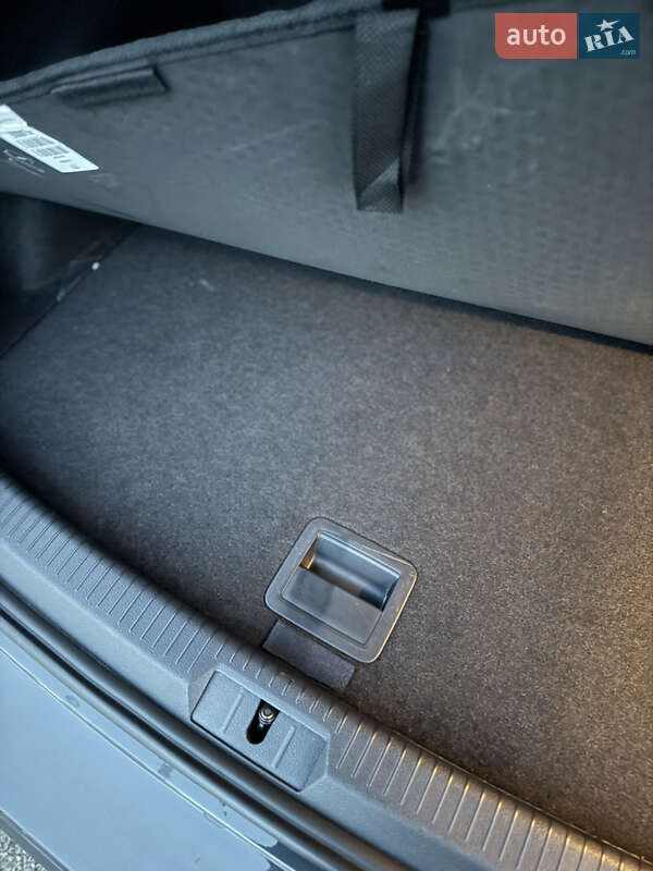 Хэтчбек Volkswagen e-Golf 2020 в Днепре