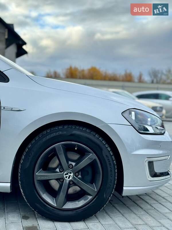 Хетчбек Volkswagen e-Golf 2015 в Чернівцях фото 12 Хетчбек Volkswagen e-Golf 2015 в Чернівцях