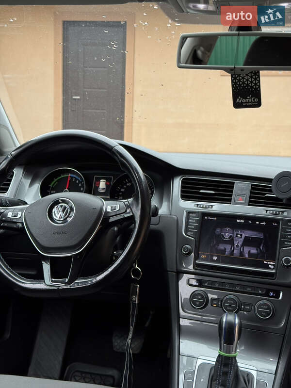Хэтчбек Volkswagen e-Golf 2015 в Ровно