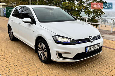Хэтчбек Volkswagen e-Golf 2015 в Черноморске