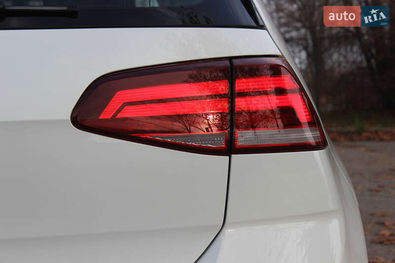 Хэтчбек Volkswagen e-Golf 2020 в Днепре