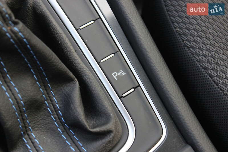 Хэтчбек Volkswagen e-Golf 2020 в Днепре