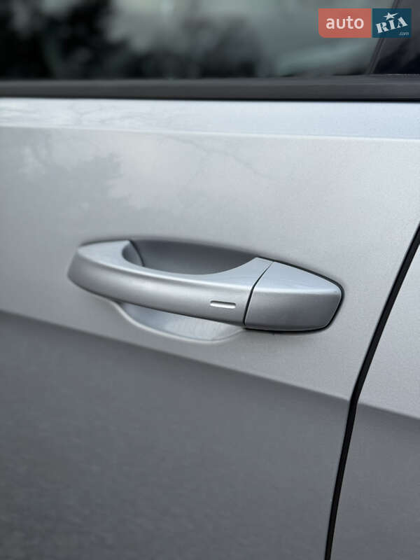 Хэтчбек Volkswagen e-Golf 2016 в Бродах фото 16 Хэтчбек Volkswagen e-Golf 2016 в Бродах