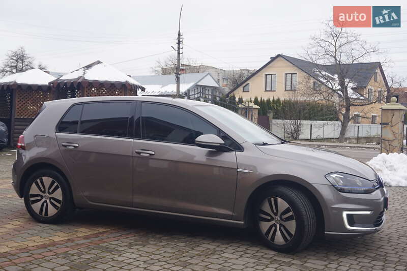 Хэтчбек Volkswagen e-Golf 2015 в Самборе