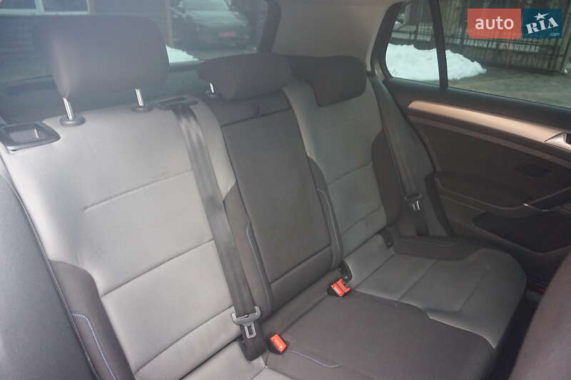 Хэтчбек Volkswagen e-Golf 2015 в Самборе