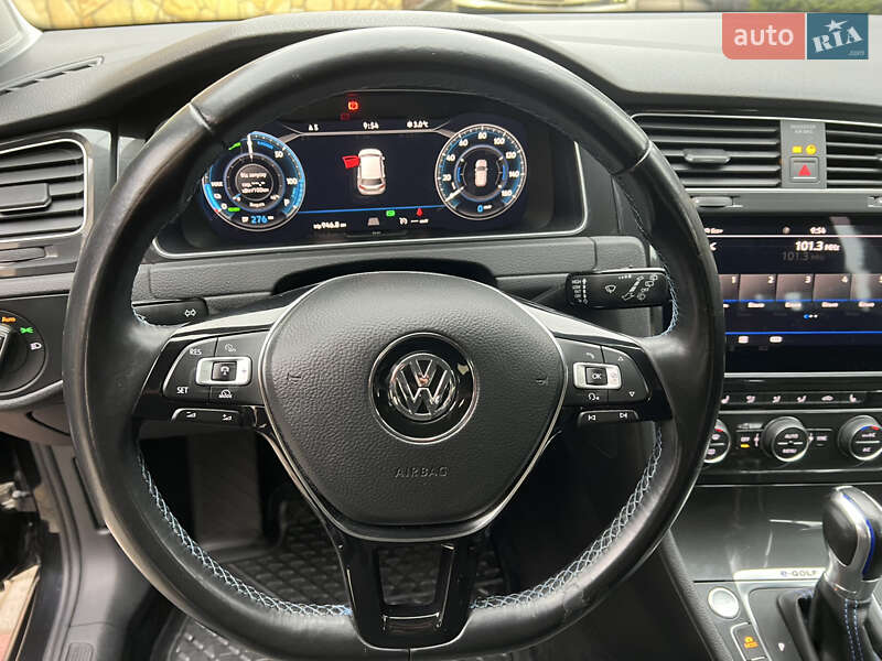 Хэтчбек Volkswagen e-Golf 2018 в Львове