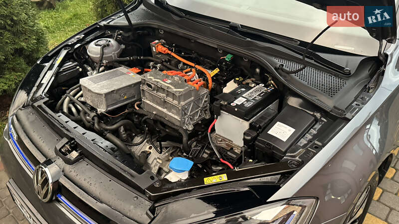 Хэтчбек Volkswagen e-Golf 2021 в Сваляве