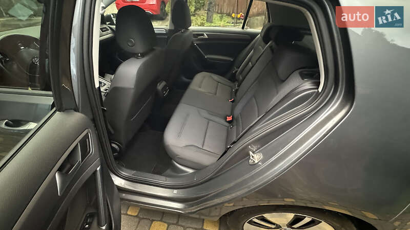 Хэтчбек Volkswagen e-Golf 2021 в Сваляве